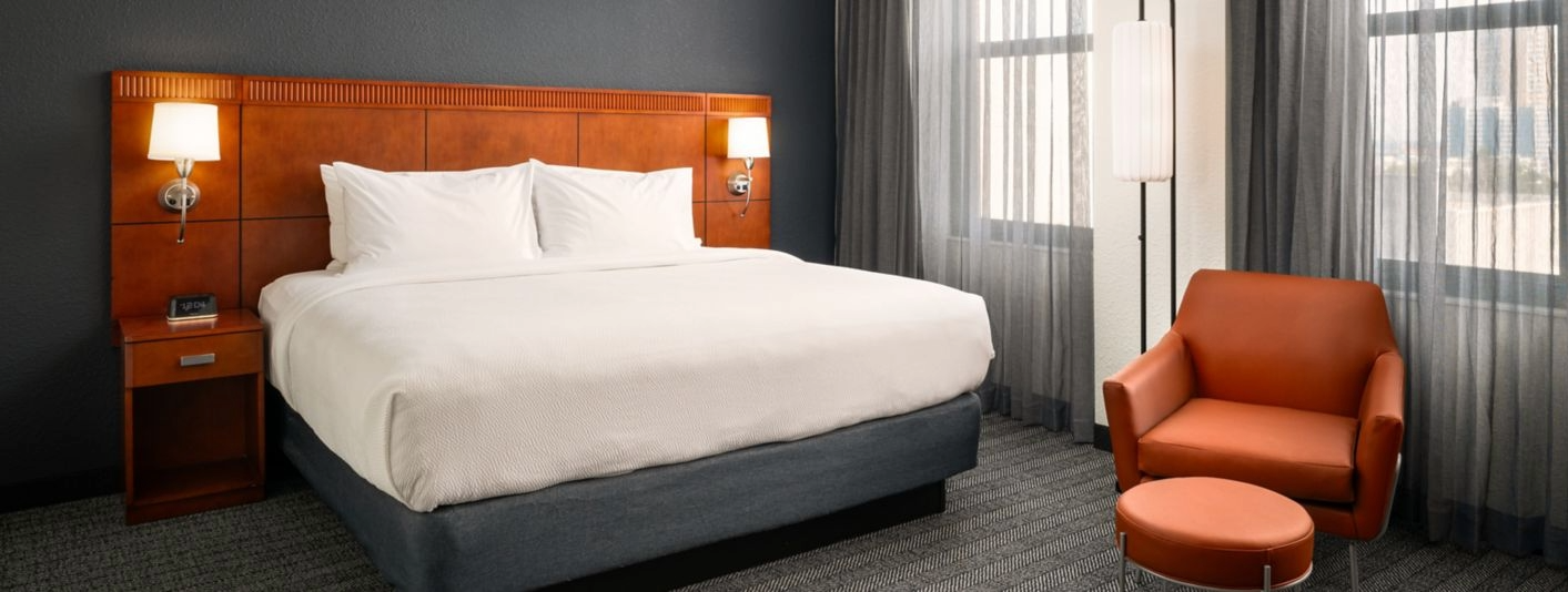 Courtyard by Marriott - St. Petersburg Downtown