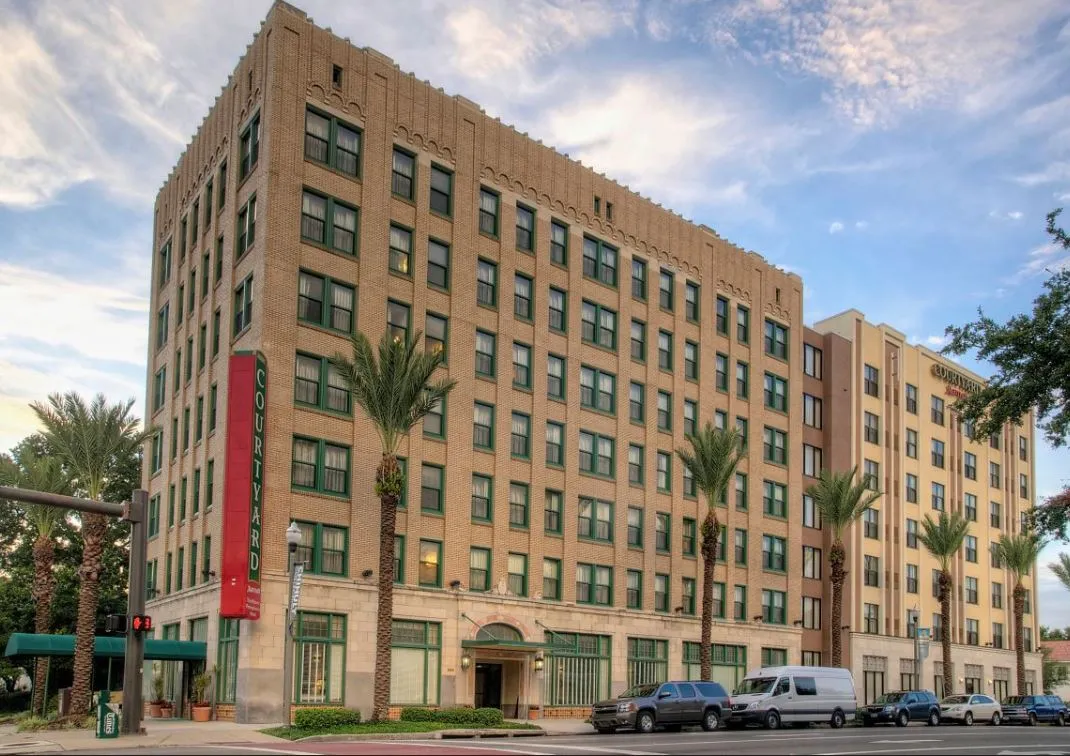 Courtyard by Marriott - St. Petersburg Downtown