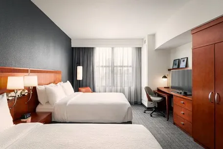 Courtyard by Marriott - St. Petersburg Downtown